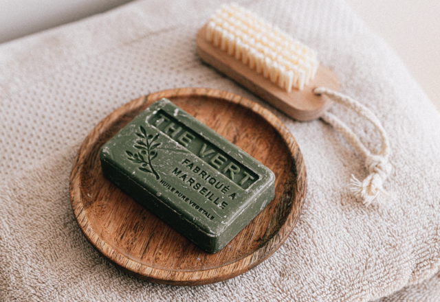 a product photo of a bar of soap by brand "the vert"